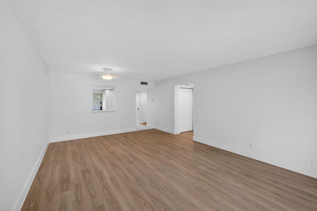 For Rent: $2,800 (2 beds, 2 baths, 1070 Square Feet)