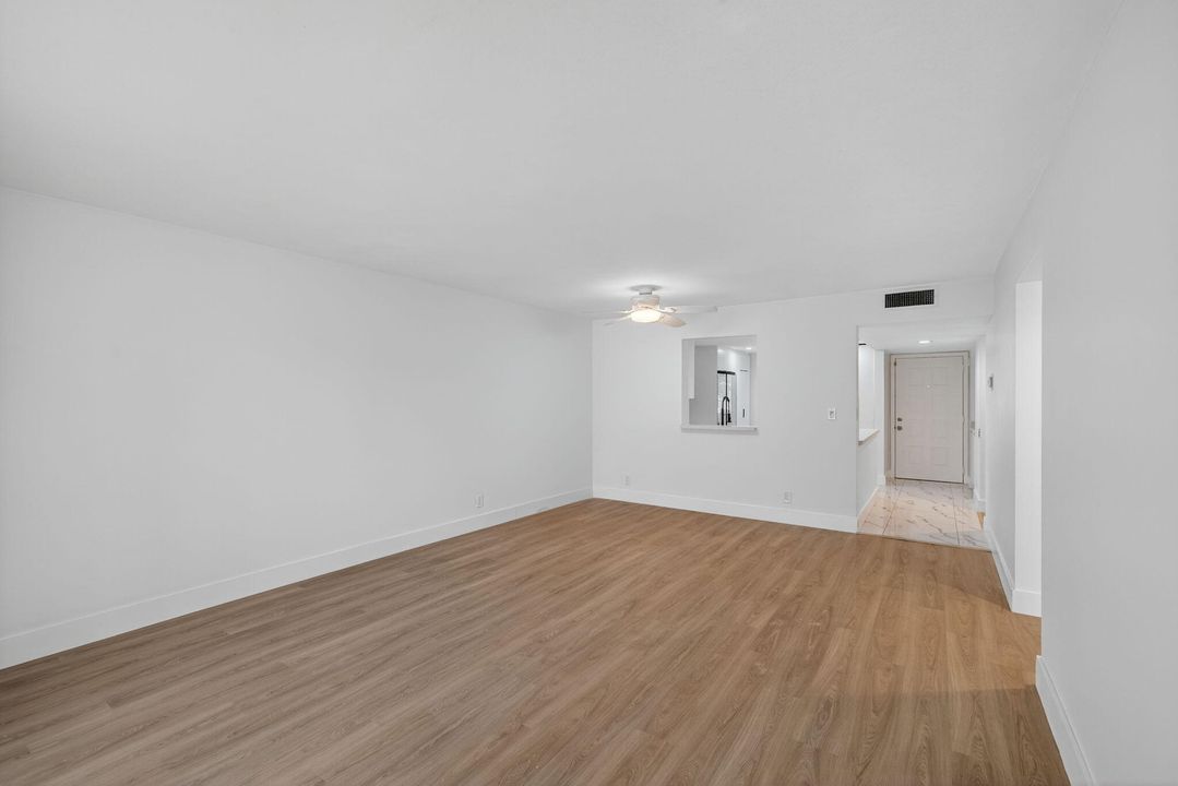 For Rent: $2,800 (2 beds, 2 baths, 1070 Square Feet)