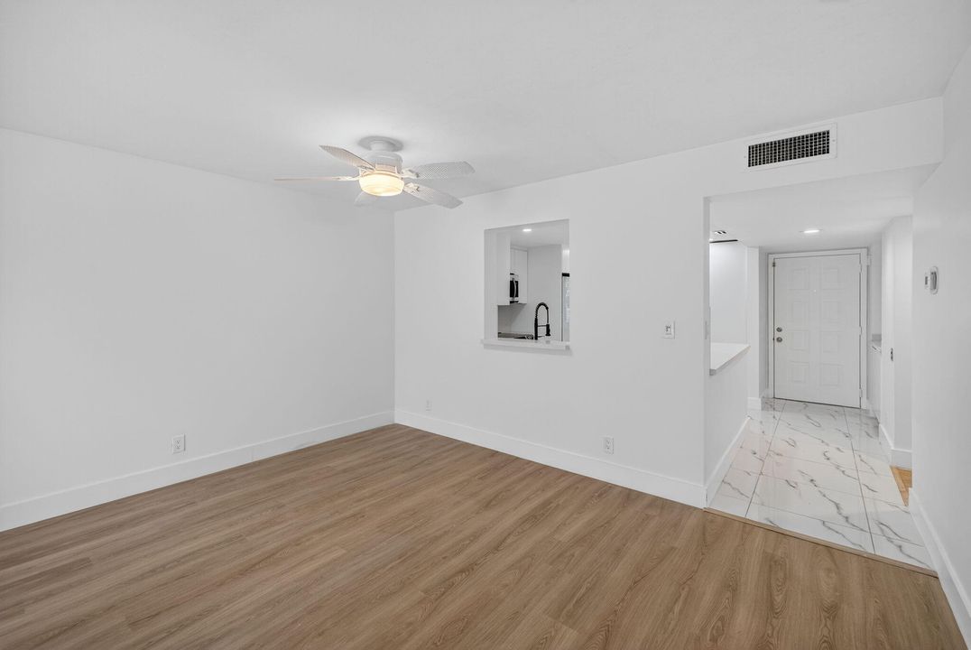 For Rent: $2,800 (2 beds, 2 baths, 1070 Square Feet)