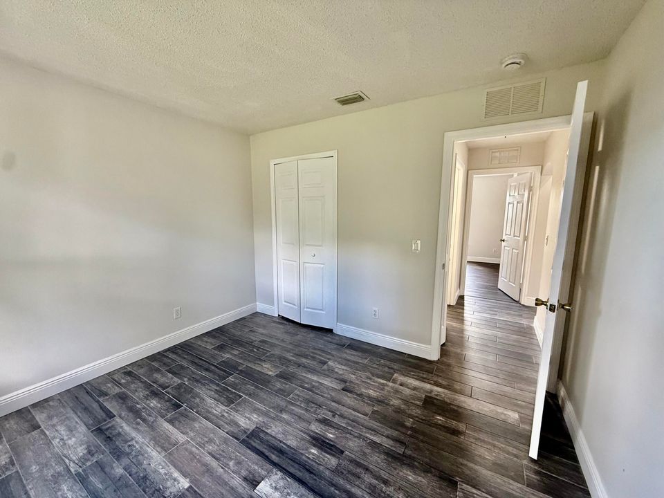 Active With Contract: $349,775 (3 beds, 2 baths, 1370 Square Feet)