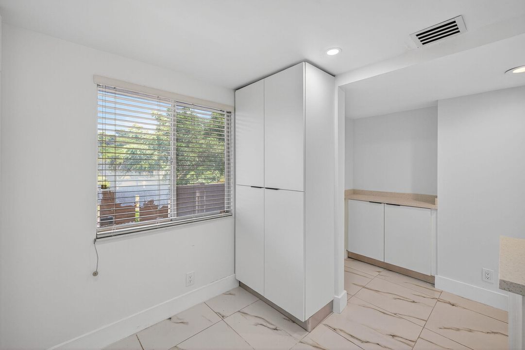 For Rent: $2,800 (2 beds, 2 baths, 1070 Square Feet)