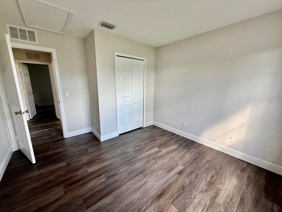 Active With Contract: $349,775 (3 beds, 2 baths, 1370 Square Feet)