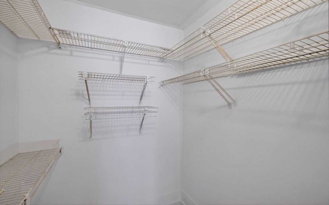 For Rent: $2,800 (2 beds, 2 baths, 1070 Square Feet)