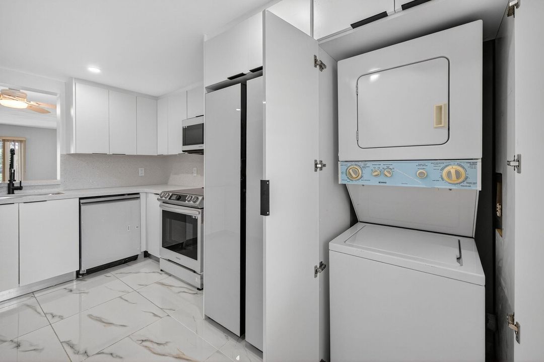 For Rent: $2,800 (2 beds, 2 baths, 1070 Square Feet)