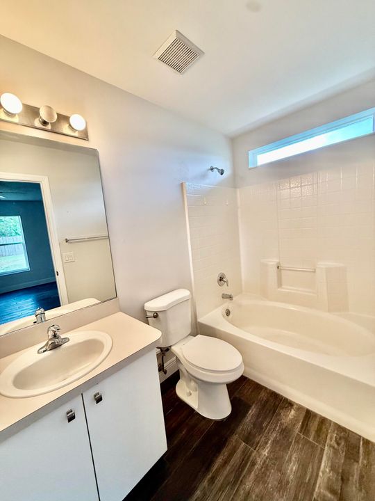 Active With Contract: $349,775 (3 beds, 2 baths, 1370 Square Feet)