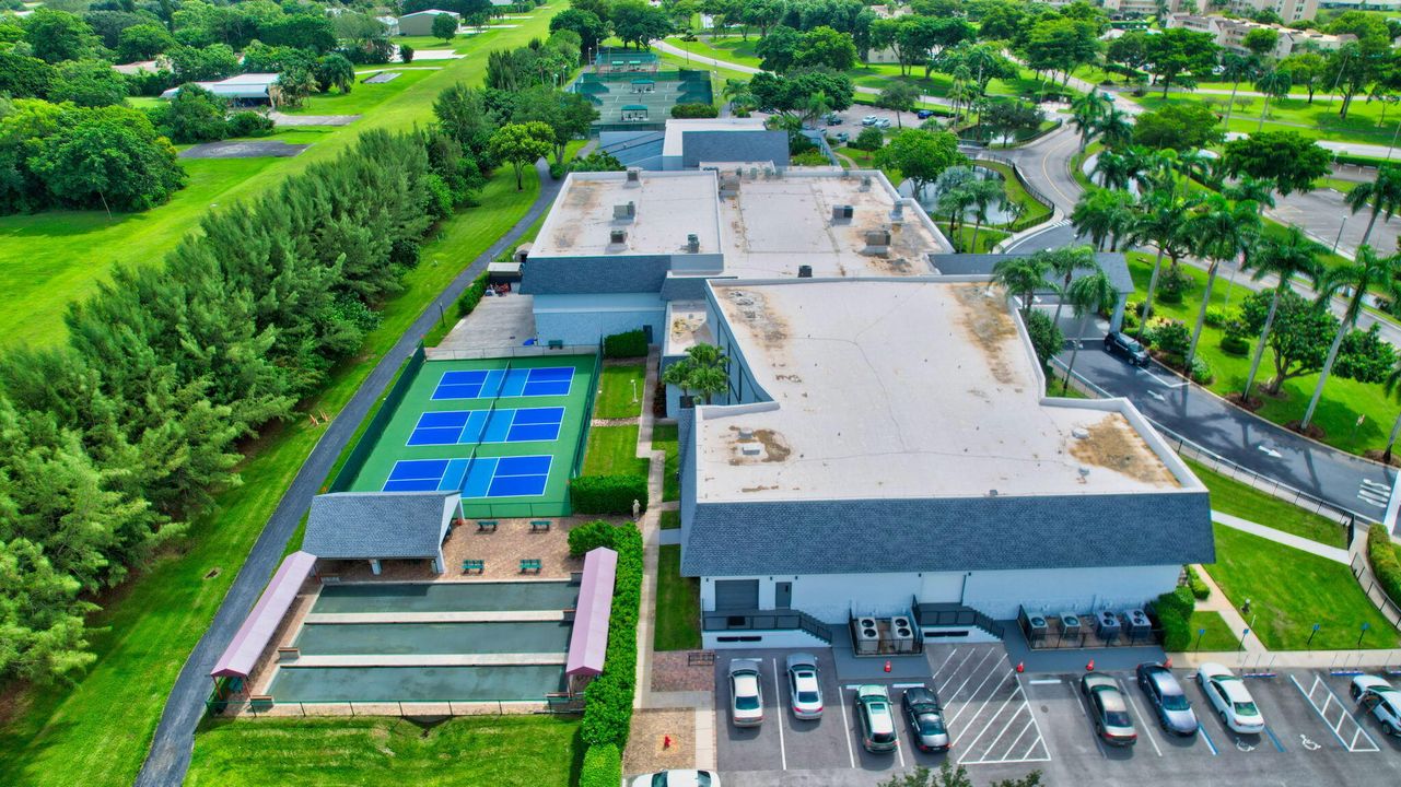 For Rent: $2,800 (2 beds, 2 baths, 1070 Square Feet)