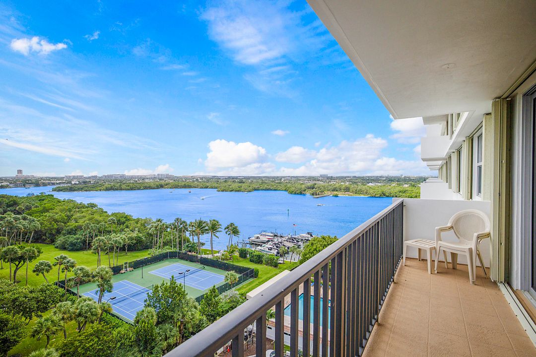 For Rent: $7,000 (2 beds, 2 baths, 1078 Square Feet)