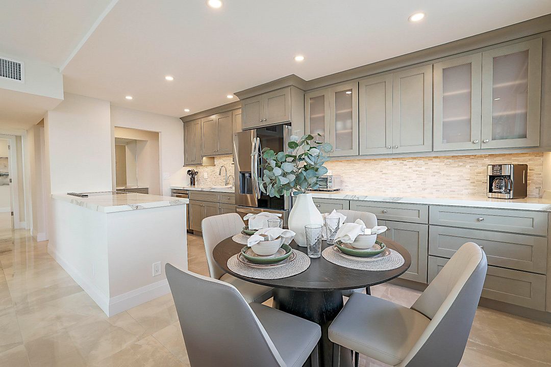 For Rent: $7,000 (2 beds, 2 baths, 1078 Square Feet)