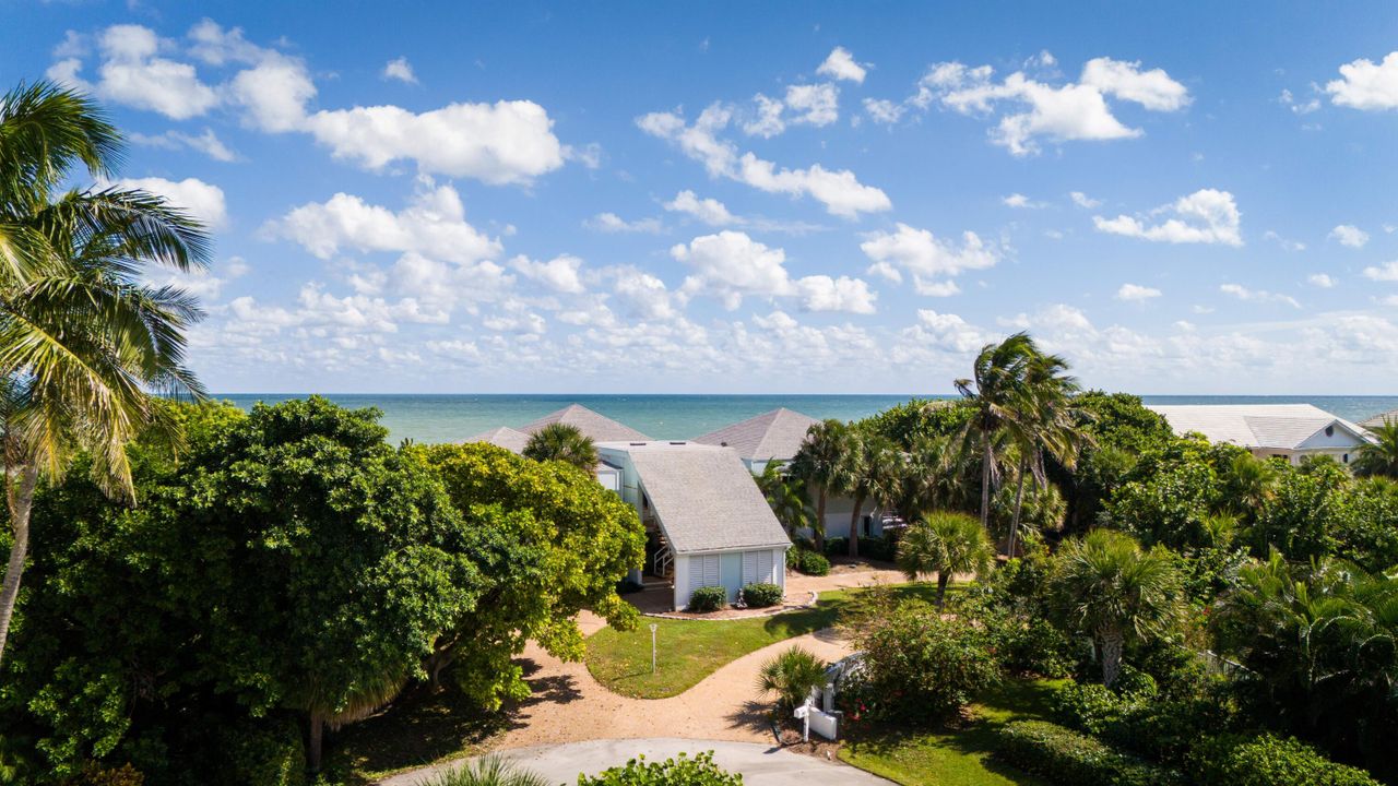 For Sale: $5,995,000 (5 beds, 6 baths, 7752 Square Feet)