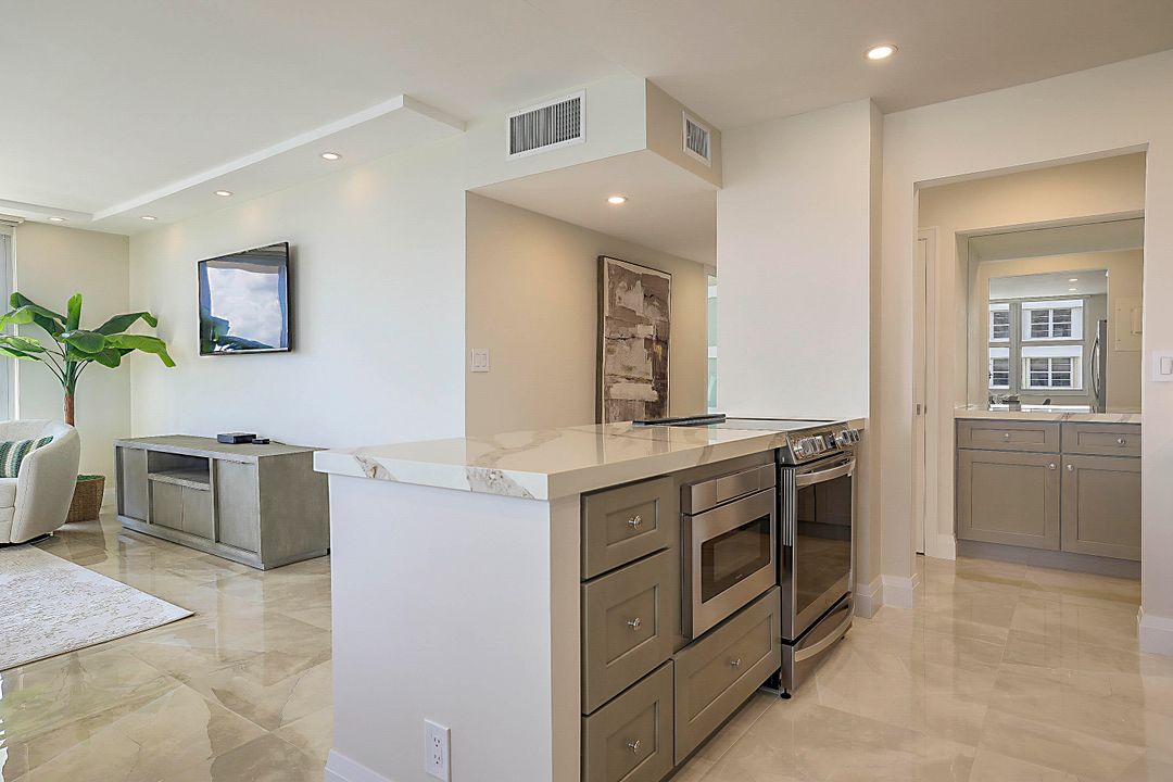 For Rent: $7,000 (2 beds, 2 baths, 1078 Square Feet)