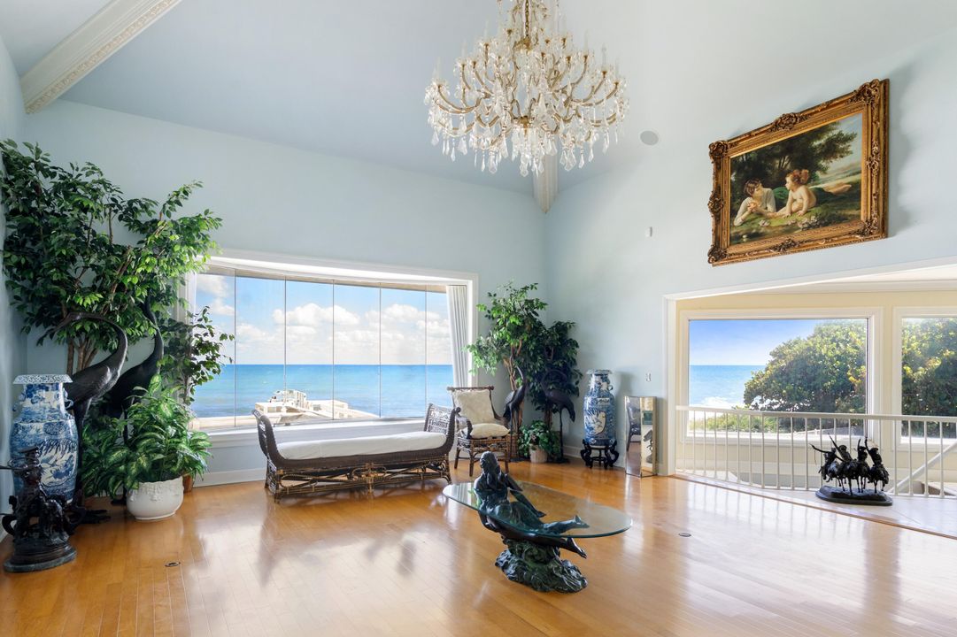 For Sale: $5,995,000 (5 beds, 6 baths, 7752 Square Feet)