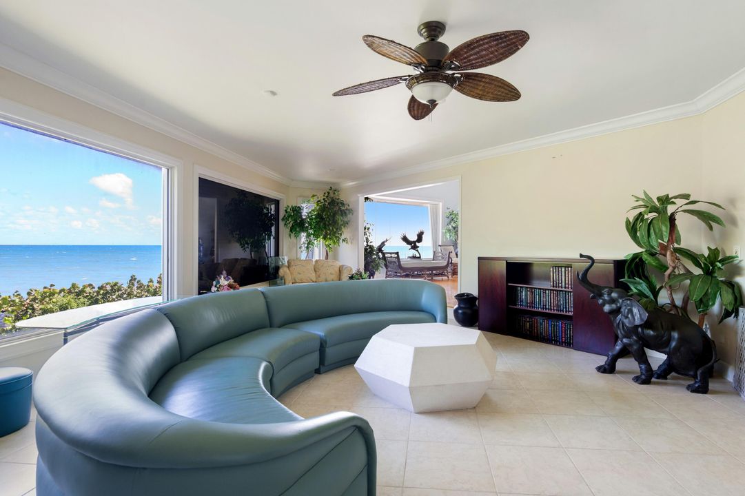 For Sale: $5,995,000 (5 beds, 6 baths, 7752 Square Feet)