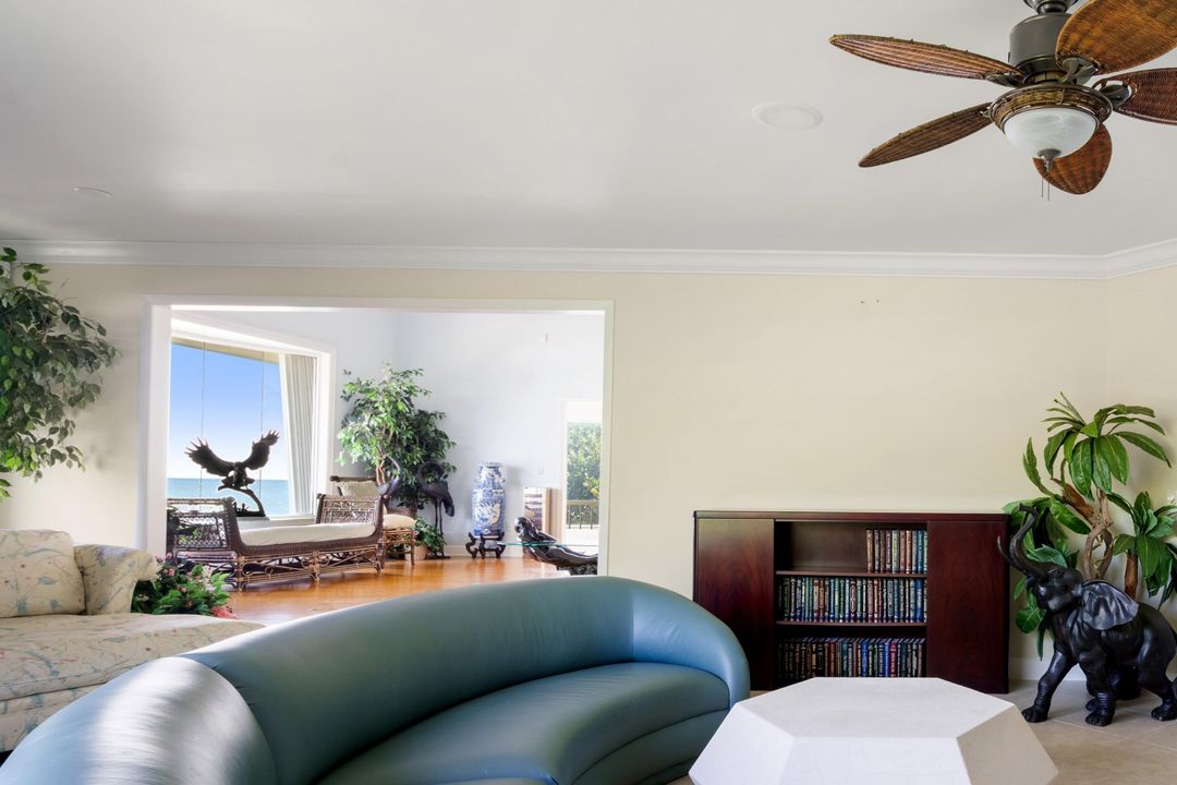 For Sale: $5,995,000 (5 beds, 6 baths, 7752 Square Feet)