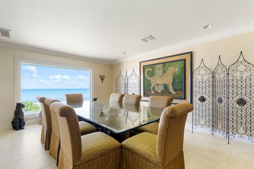 For Sale: $5,995,000 (5 beds, 6 baths, 7752 Square Feet)