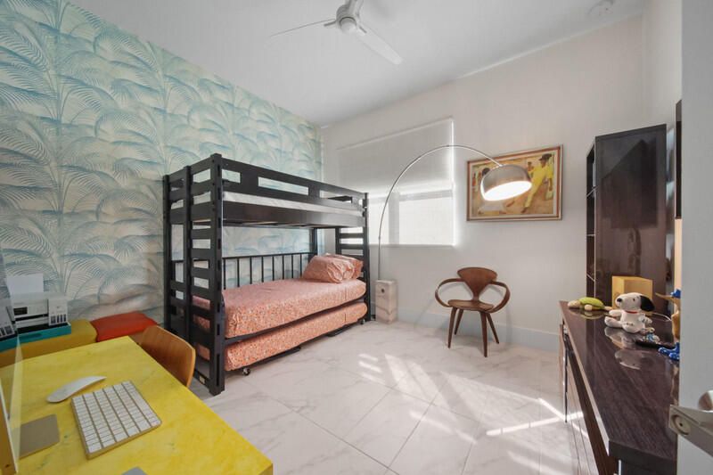 For Sale: $650,000 (3 beds, 3 baths, 2289 Square Feet)