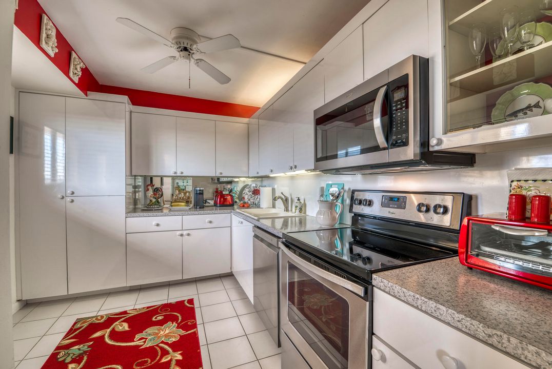 For Sale: $749,990 (2 beds, 2 baths, 1170 Square Feet)