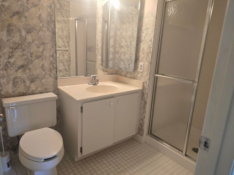 На продажу: $10,000 (2 спален, 2 ванн, 1617 Квадратных фут)