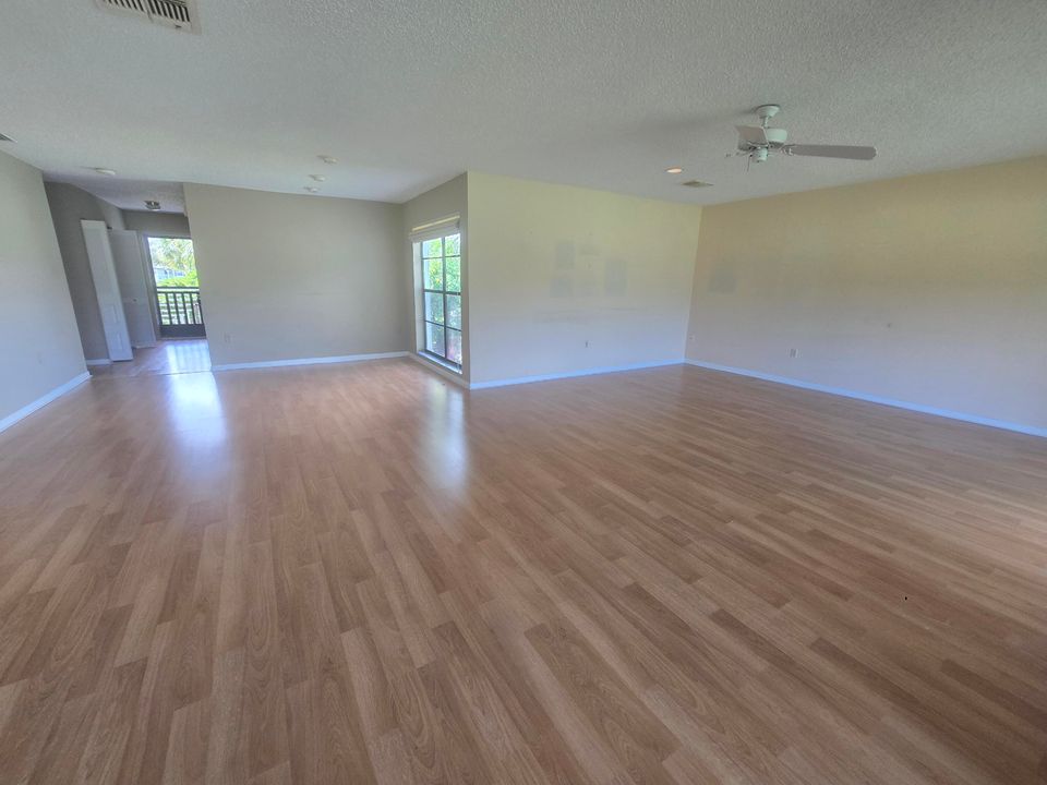 На продажу: $10,000 (2 спален, 2 ванн, 1617 Квадратных фут)