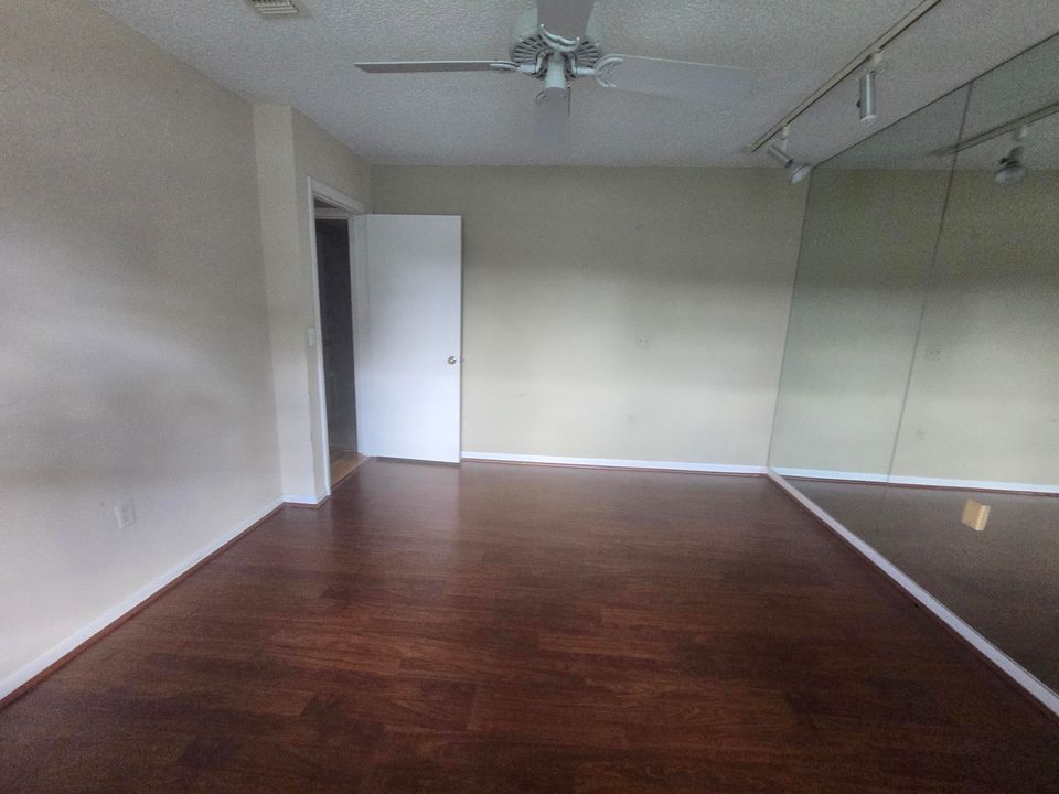 На продажу: $10,000 (2 спален, 2 ванн, 1617 Квадратных фут)