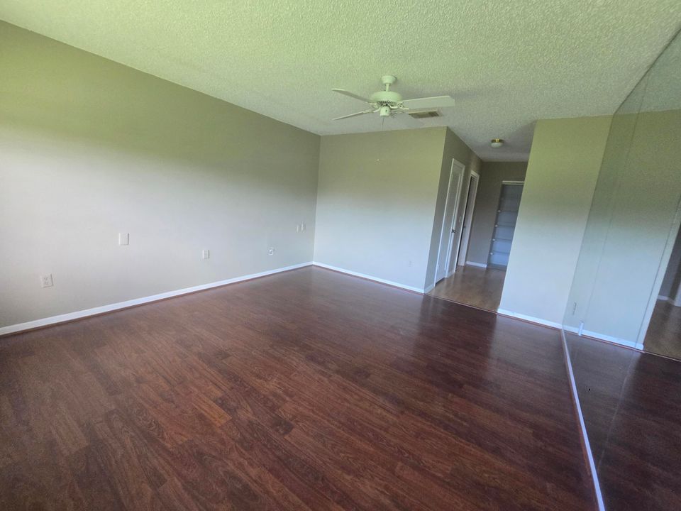 На продажу: $10,000 (2 спален, 2 ванн, 1617 Квадратных фут)