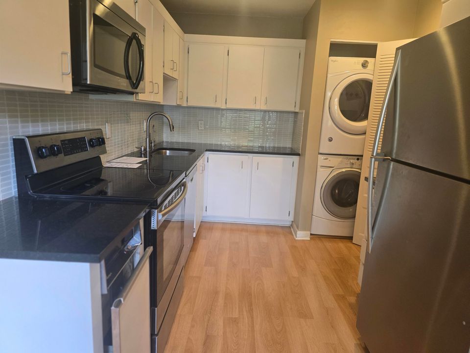 На продажу: $10,000 (2 спален, 2 ванн, 1617 Квадратных фут)