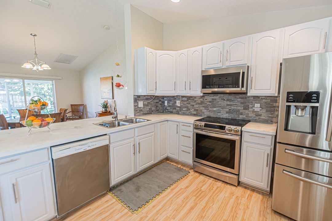 For Sale: $419,888 (3 beds, 2 baths, 1513 Square Feet)