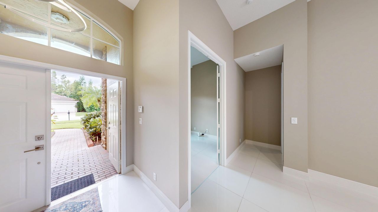 For Rent: $5,500 (4 beds, 3 baths, 2729 Square Feet)