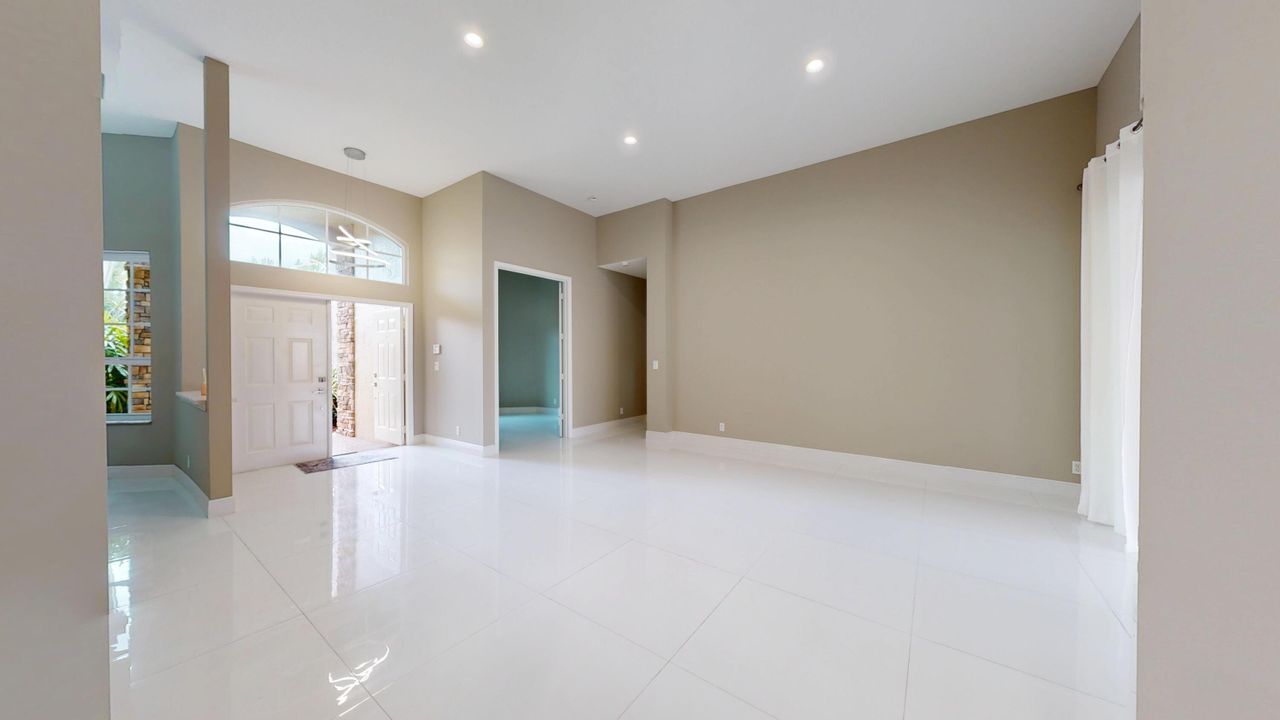 For Rent: $5,500 (4 beds, 3 baths, 2729 Square Feet)