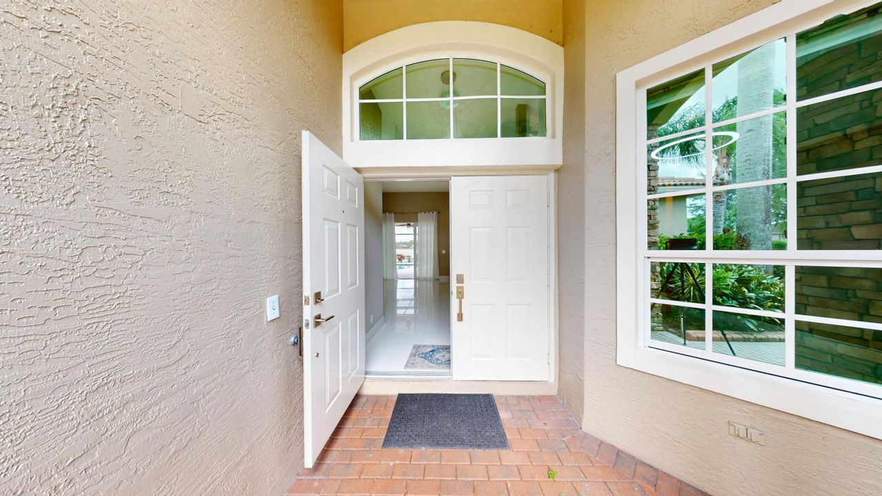 For Rent: $5,500 (4 beds, 3 baths, 2729 Square Feet)