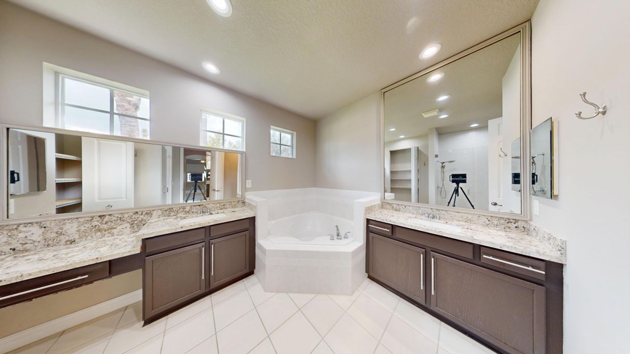 For Rent: $5,500 (4 beds, 3 baths, 2729 Square Feet)