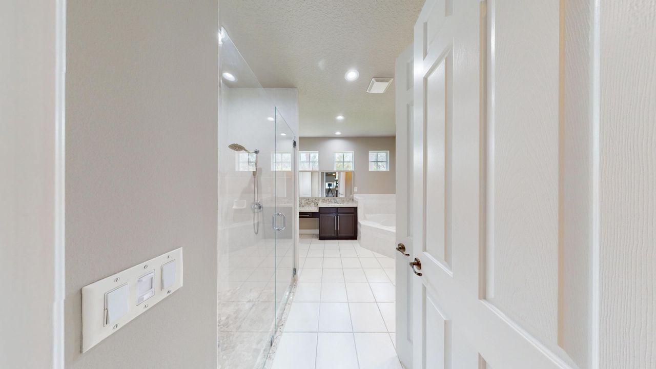 For Rent: $5,500 (4 beds, 3 baths, 2729 Square Feet)