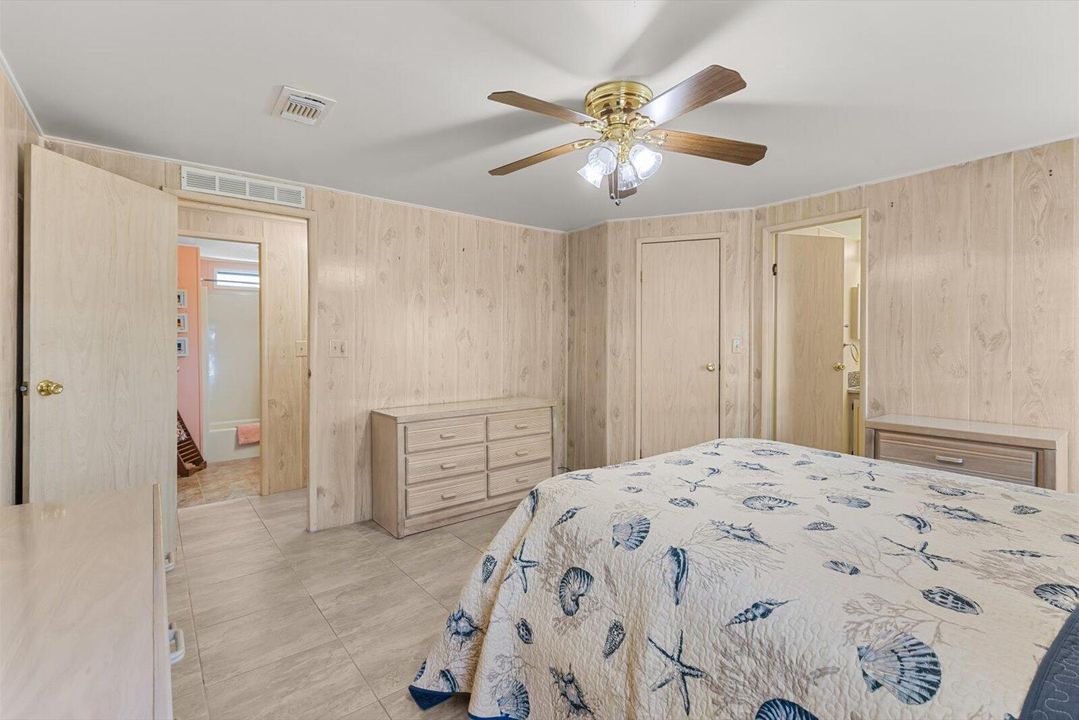 Active With Contract: $189,900 (2 beds, 2 baths, 1266 Square Feet)