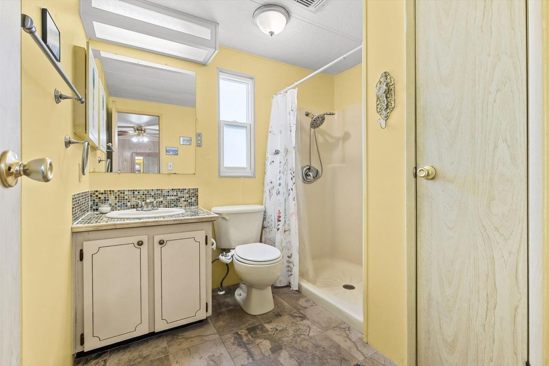 Active With Contract: $189,900 (2 beds, 2 baths, 1266 Square Feet)