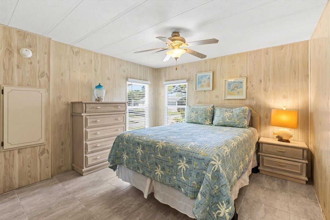 Active With Contract: $189,900 (2 beds, 2 baths, 1266 Square Feet)