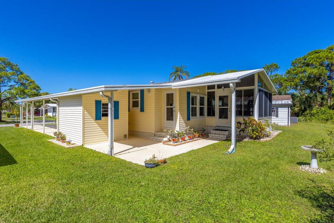 Active With Contract: $189,900 (2 beds, 2 baths, 1266 Square Feet)