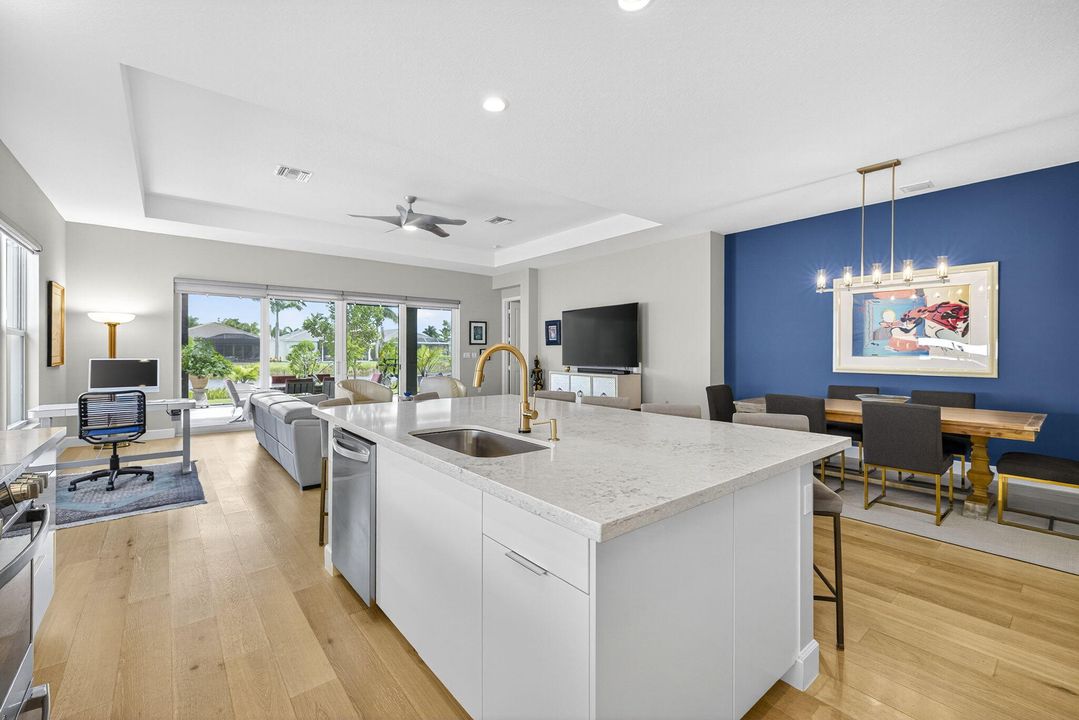 For Sale: $1,289,000 (3 beds, 3 baths, 2214 Square Feet)