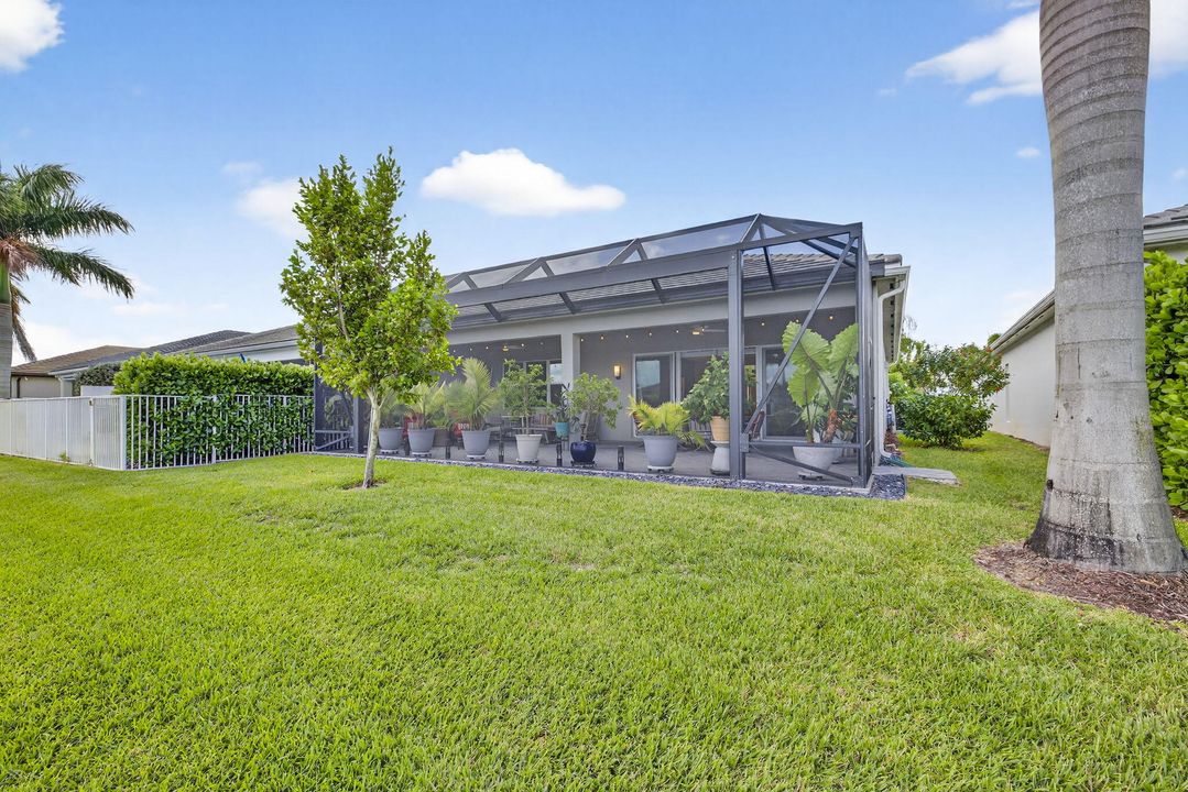 For Sale: $1,289,000 (3 beds, 3 baths, 2214 Square Feet)