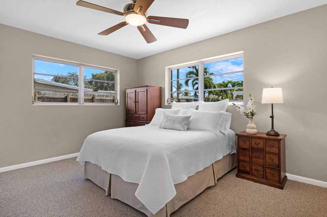 合同活跃: $809,000 (4 贝兹, 3 浴室, 1854 平方英尺)