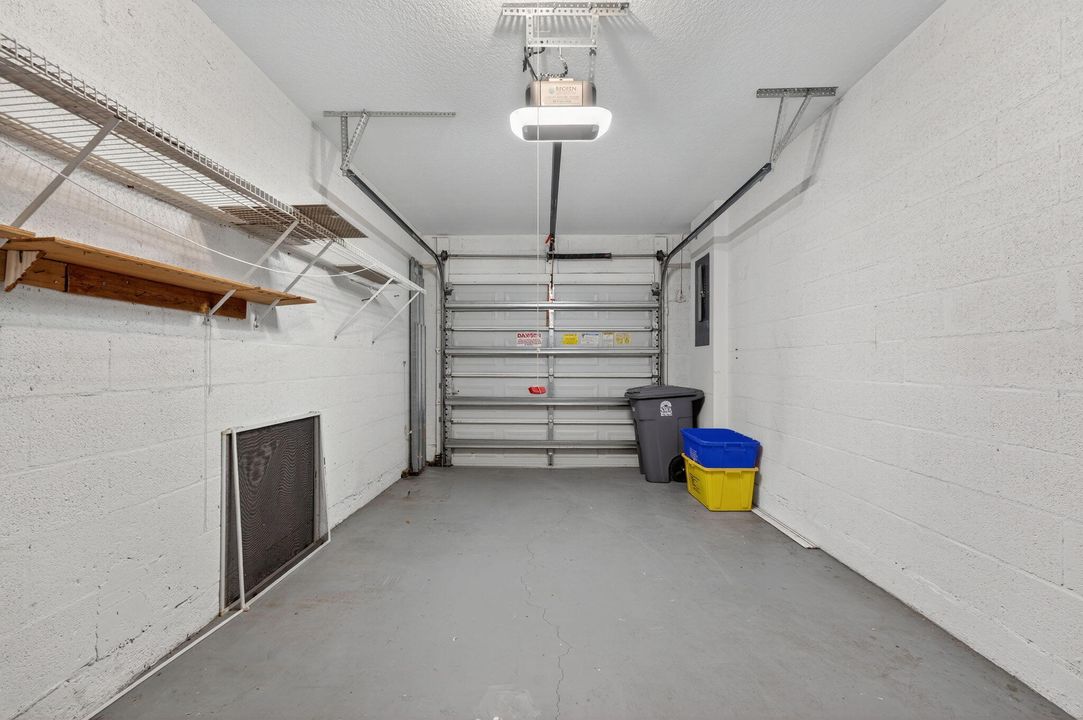 合同活跃: $299,000 (3 贝兹, 2 浴室, 1363 平方英尺)