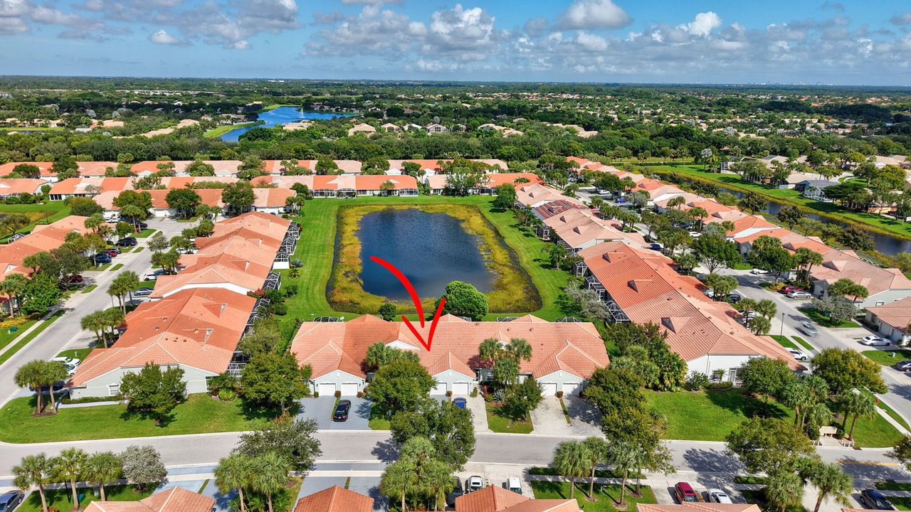 合同活跃: $299,000 (3 贝兹, 2 浴室, 1363 平方英尺)