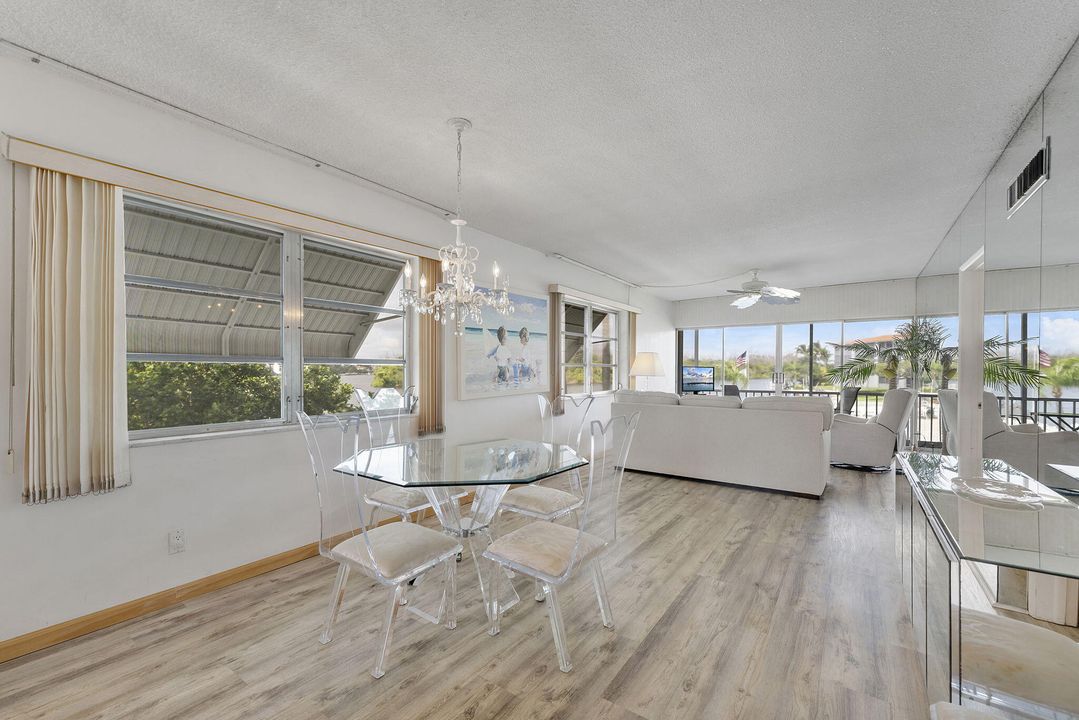 For Rent: $4,500 (2 beds, 2 baths, 941 Square Feet)