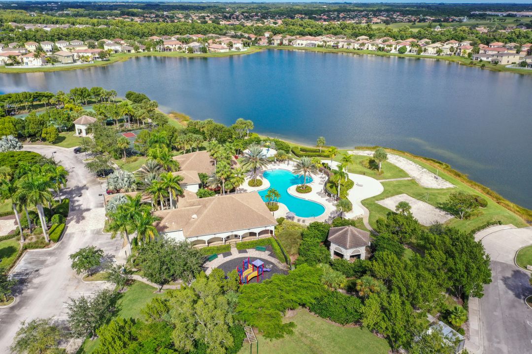 待售: $365,000 (3 贝兹, 2 浴室, 2080 平方英尺)