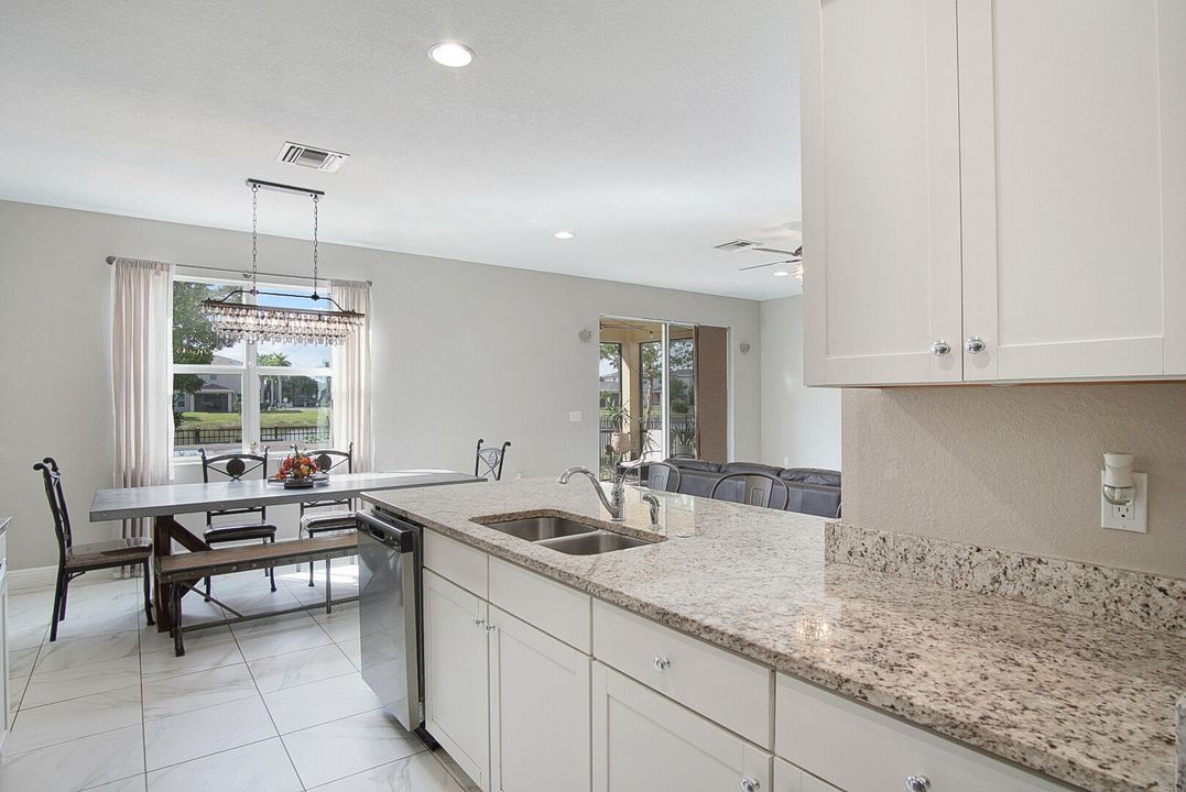 待售: $365,000 (3 贝兹, 2 浴室, 2080 平方英尺)