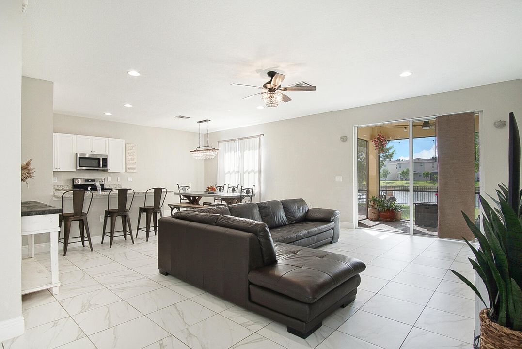 待售: $365,000 (3 贝兹, 2 浴室, 2080 平方英尺)