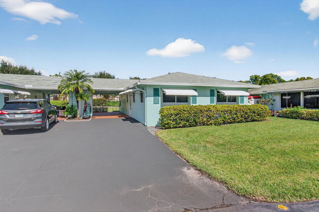 For Sale: $269,900 (2 beds, 2 baths, 950 Square Feet)