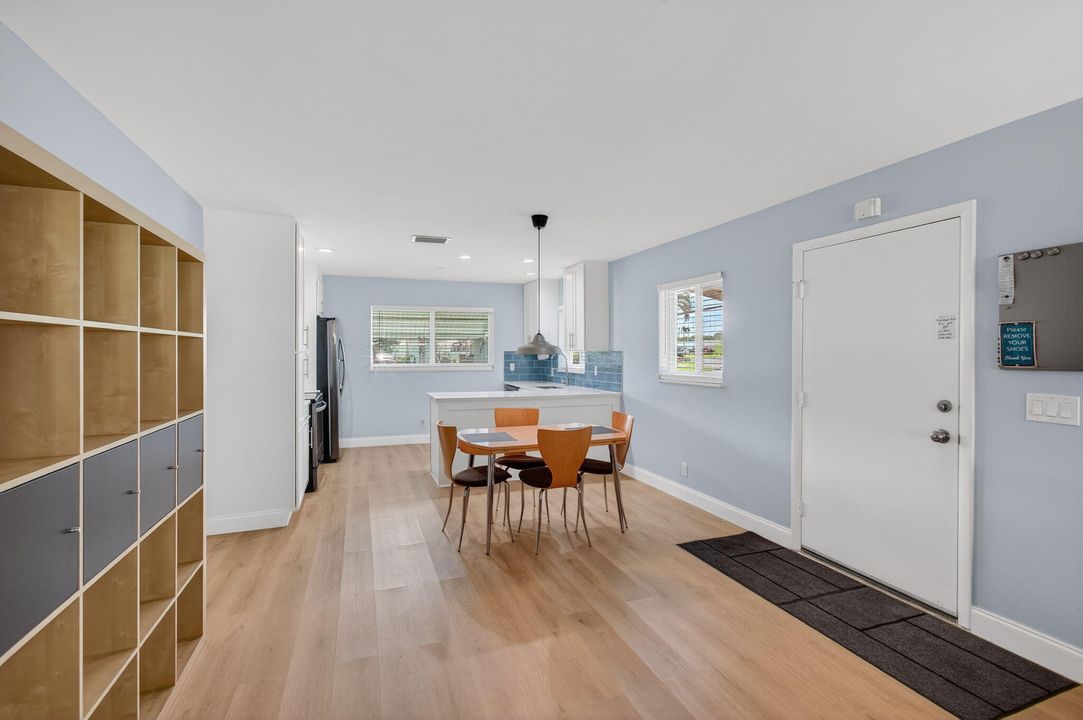 For Sale: $269,900 (2 beds, 2 baths, 950 Square Feet)