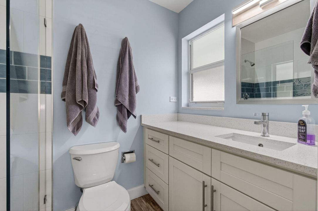 For Sale: $269,900 (2 beds, 2 baths, 950 Square Feet)