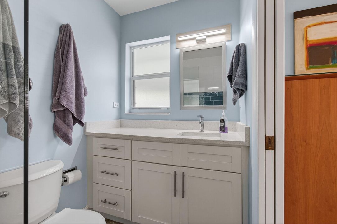 For Sale: $269,900 (2 beds, 2 baths, 950 Square Feet)