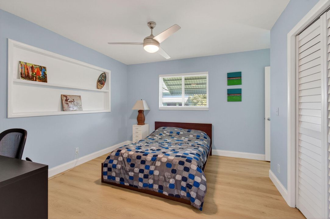 For Sale: $269,900 (2 beds, 2 baths, 950 Square Feet)