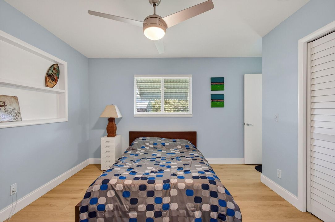 For Sale: $269,900 (2 beds, 2 baths, 950 Square Feet)